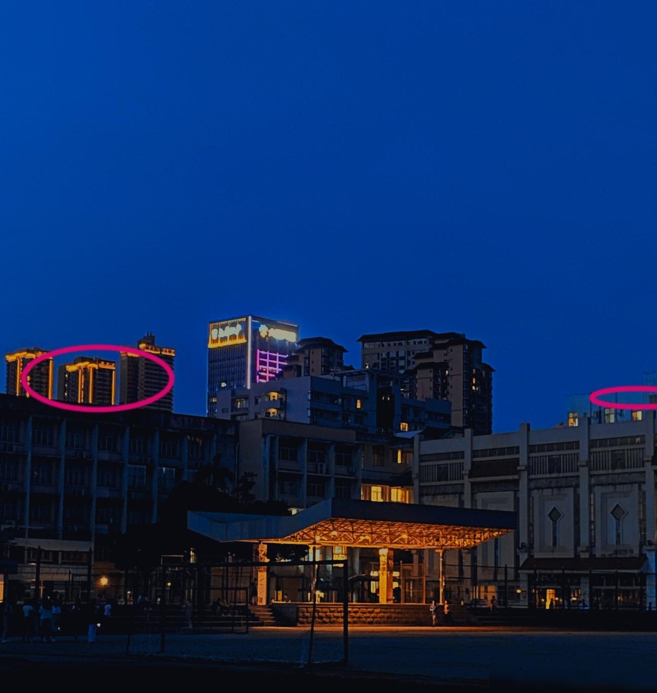 PS如何无缝去除两块背景