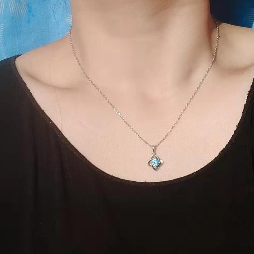 女生发照片，怎么回才得体？