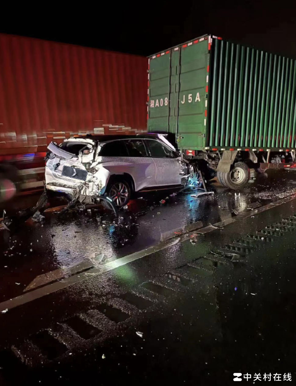 蔚来ES6夹击事件，电车安全如何保障