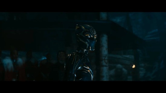 《黑豹2》全新预告：新任女黑豹登场 霸气后空翻