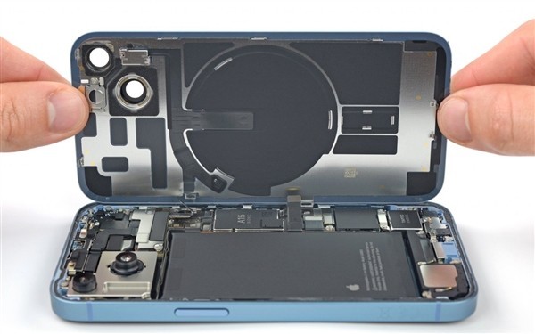 拆解发现：iPhone 14是最近6年苹果最容易维修的手机