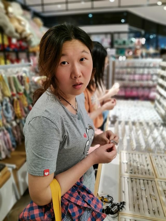30倍变焦拍中秋月亮无压力,荣耀20 PRO四摄相机实拍测试