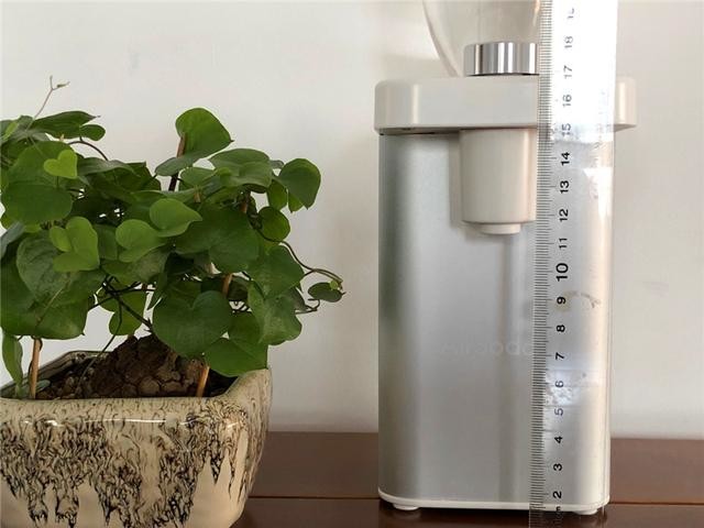 开水、温水,想喝就喝,不需等待——AirSoda迷你即热饮水机评测