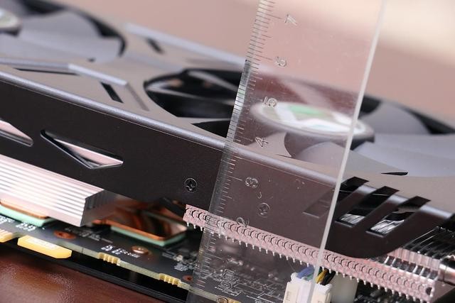 很便宜的 RX580 8G 能买吗?铭瑄 RX580 巨无霸 8G 显卡开箱测试
