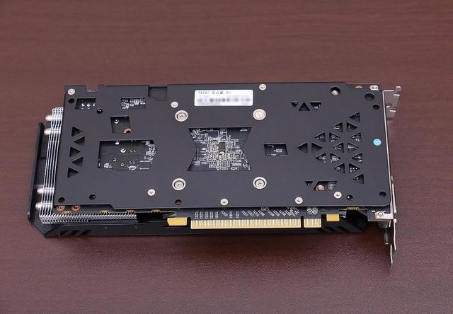 很便宜的 RX580 8G 能买吗?铭瑄 RX580 巨无霸 8G 显卡开箱测试