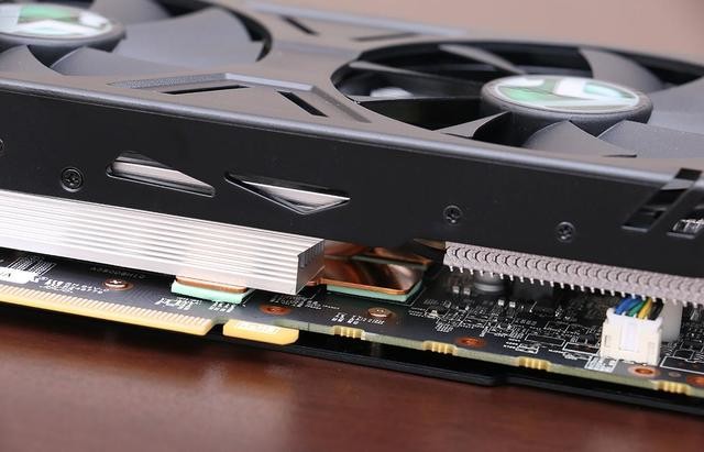 很便宜的 RX580 8G 能买吗?铭瑄 RX580 巨无霸 8G 显卡开箱测试