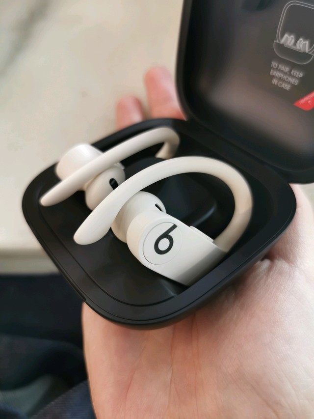 beats的powerbeatspro运动耳机
