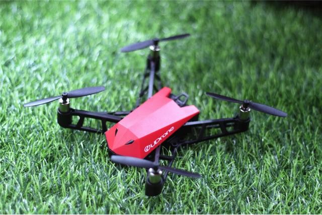 让孩子从小爱上飞行,UDrone无人机给你酷炫脑控体验!