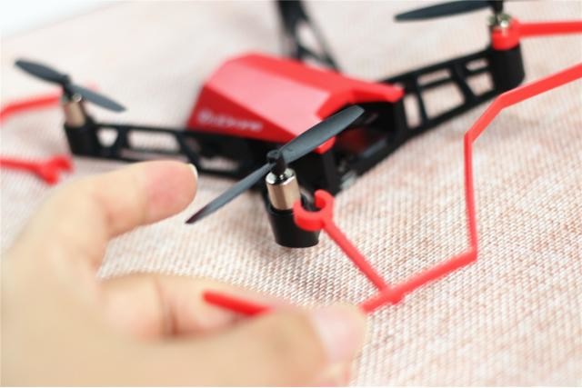 让孩子从小爱上飞行,UDrone无人机给你酷炫脑控体验!