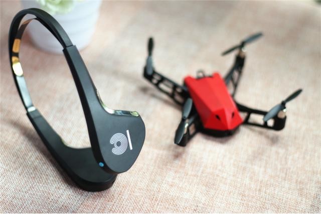 让孩子从小爱上飞行,UDrone无人机给你酷炫脑控体验!