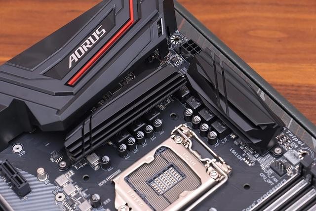 i5ɵi7˴ i5-8600K +  Z370 AORUS С