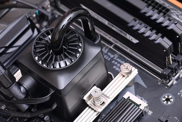 i5ɵi7˴ i5-8600K +  Z370 AORUS С