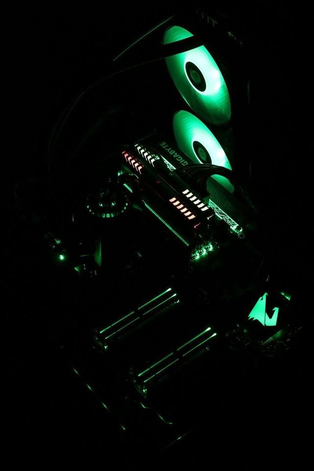 i5ɵi7˴ i5-8600K +  Z370 AORUS С