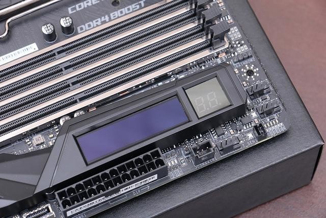 Intel i9-9900K 最强座驾?微星 MEG Z390 GODLIKE 主板上手玩
