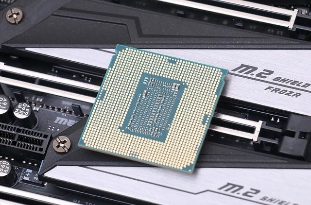 Intel i9-9900K 最强座驾?微星 MEG Z390 GODLIKE 主板上手玩