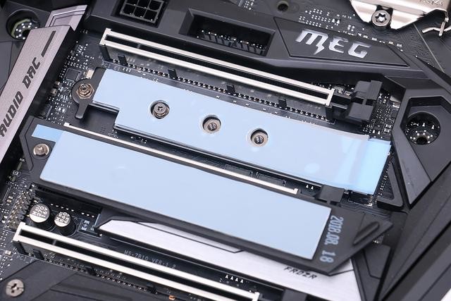 Intel i9-9900K 最强座驾?微星 MEG Z390 GODLIKE 主板上手玩