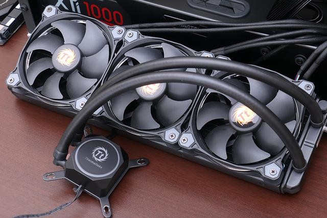 Intel i9-9900K 最强座驾?微星 MEG Z390 GODLIKE 主板上手玩