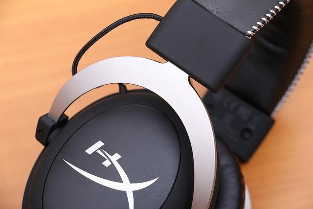 金士顿新耳机hyperx暴风电竞耳机上手玩