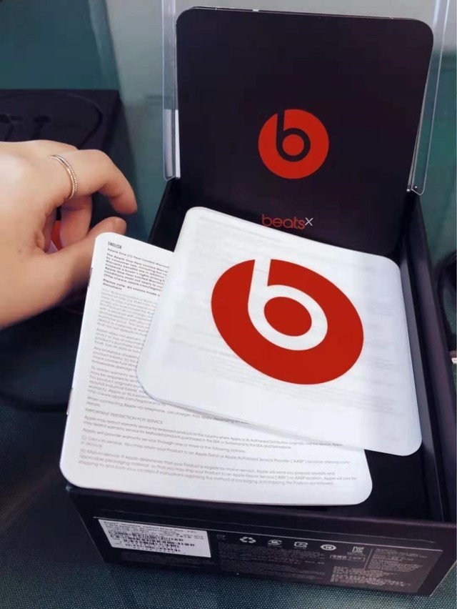 红黑经典配色,beats x降噪便携耳机