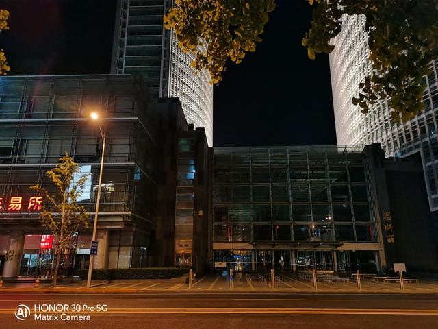 白天可打鸟晚上拍黑猫 ,超感光夜拍无敌,荣耀30 Pro拍照实测