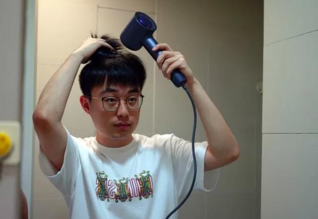 小米最牛男人玩具!三相直流无刷电机,10万转/分钟,不输航模