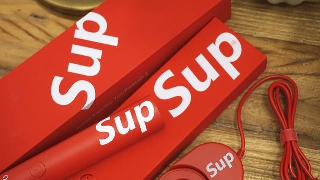 年度潮流爆款,颜值实力并存,艾优SUP红电动牙刷真实体验