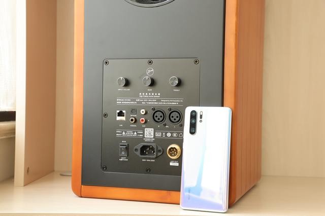 8英寸的低频怒吼!HiVi惠威M不错客厅音箱测评体验