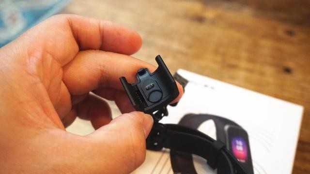 比小米手环体验更好，能控制米家产品、NFC、离线支付一个都不少
