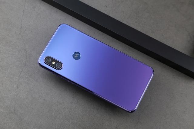 当科技遇上时尚，moto p30极光色版图赏-中关村在线头条