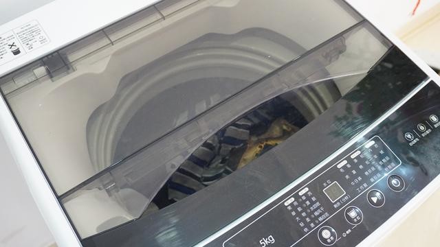 小米有品上线性价比洗衣机，售价不到800元，用户拉回家实测