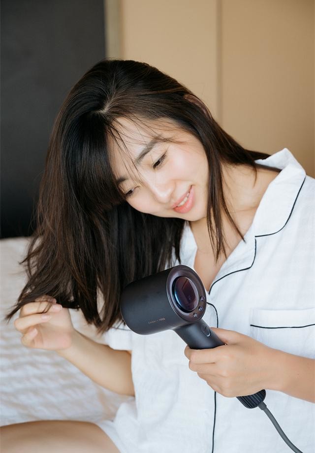 与戴森PK,直白高速吹风机实力如何?