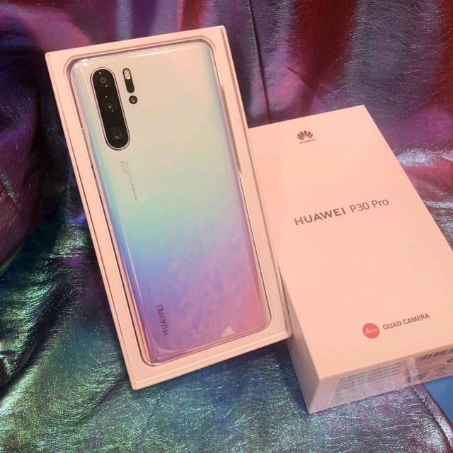 今天买了个华为p30pro,天空之镜的颜值真的很喜
