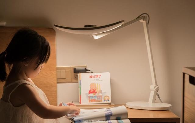 保护孩子视力，从这个灯开始：明基WiT MindDuo儿童护眼灯