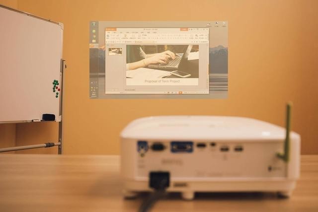 办公幸福感「瞬间提升」,BenQ E580T 上手体验