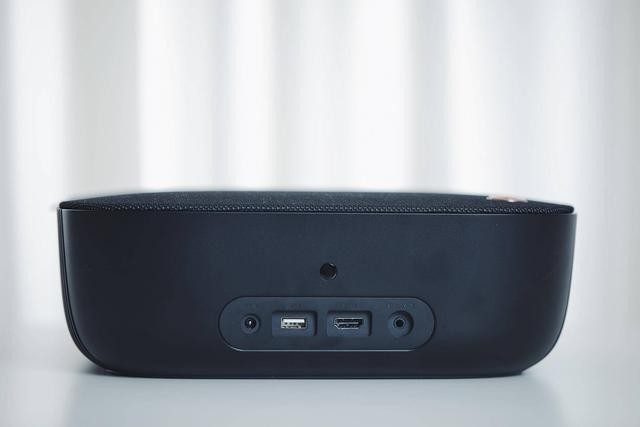 让iPhone一插秒变「巨屏」,Anker Innovation Nebula L2上手体验