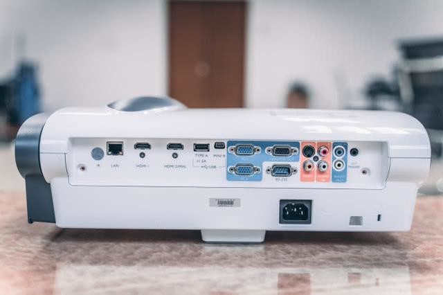 提升效率,降低长期成本的投影机:明基LX700激光商务投影机