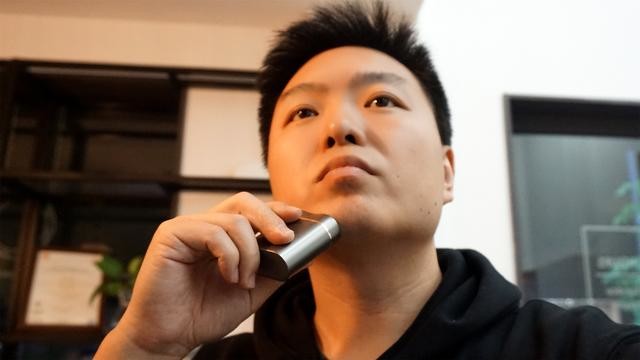 年轻人的前端把剃须刀,全身水洗,你的盛世美颜就靠它了