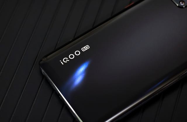 iqoo3深度評測打破傳統電競手機框架