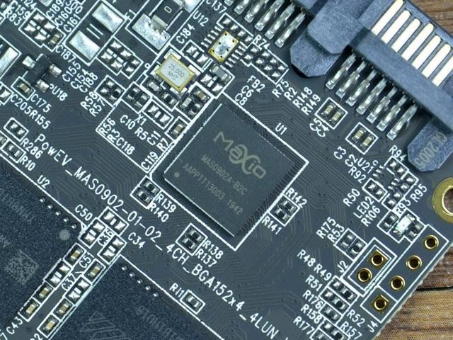 联芸主控+长江存储颗粒,纯国产固态硬盘光威弈系列Pro 512GB体验