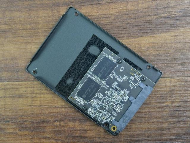 联芸主控+长江存储颗粒,纯国产固态硬盘光威弈系列Pro 512GB体验