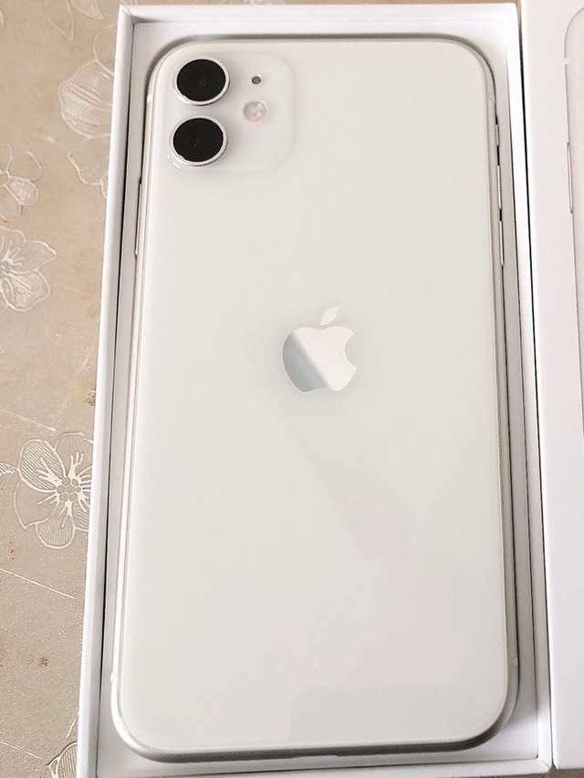 终于入手苹果11了,纠结了几天还是选了白色