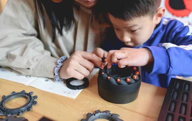 10秒学编程还能射水弹,大疆机甲大师S1上手,3499元贵吗?