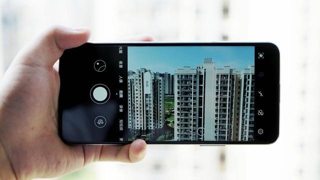 荣耀X10超能旗舰评测:5G+性能+设计+影像,哪点更吸引你?
