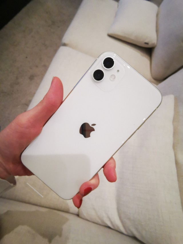 首页 手机 来自狗东的苹果11白色开箱全部原图未修饰的,白色iphone 11