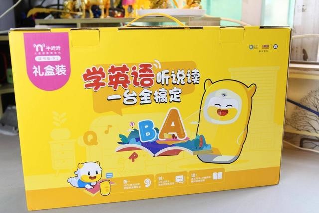 智能启蒙时代,卢卡PK牛听听谁更获得家长欢心?