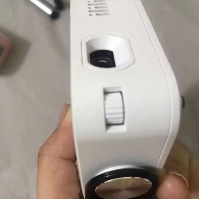 单从调焦轮和投影亮度我就更倾向于乐曼了,所以很后留下的是乐曼.