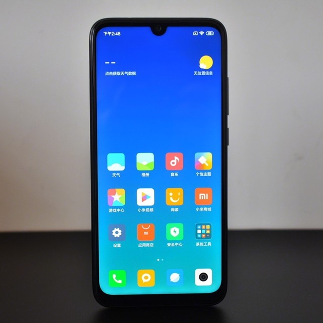 redmi note 7 pro采用了一块窄边框6.3英寸水滴全面屏,正反面为2.