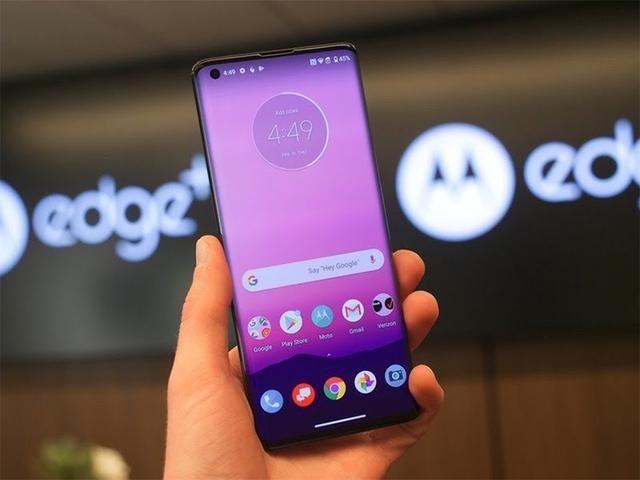 摩托罗拉Edge系列手机正式发布:90Hz瀑布屏 搭载1亿像素摄像头