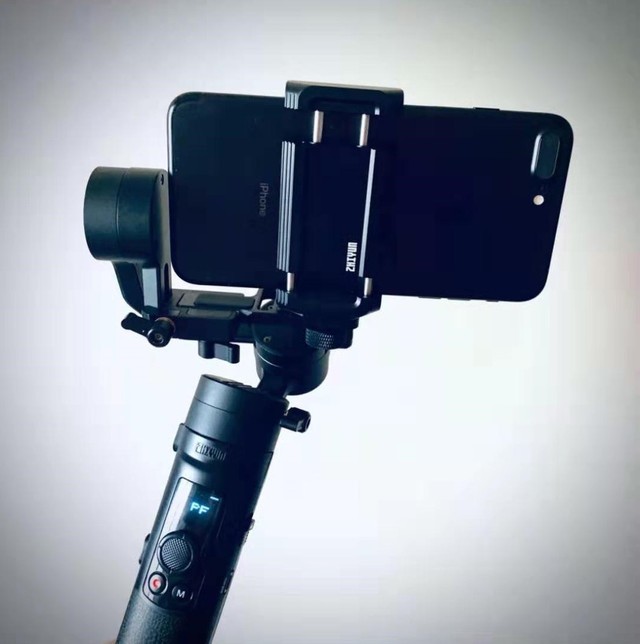 智云云鹤plus 一款十分小巧的三轴稳定器