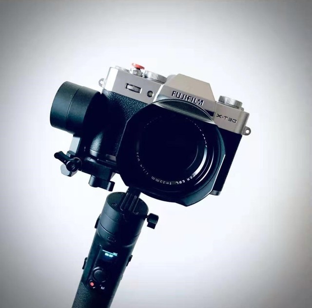 智云云鹤plus一款十分小巧的三轴稳定器